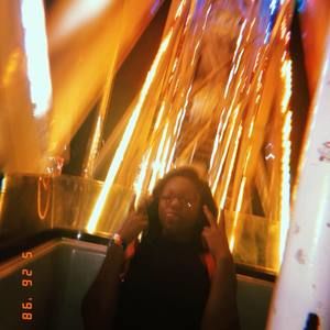 Meet your Posher, Tmara